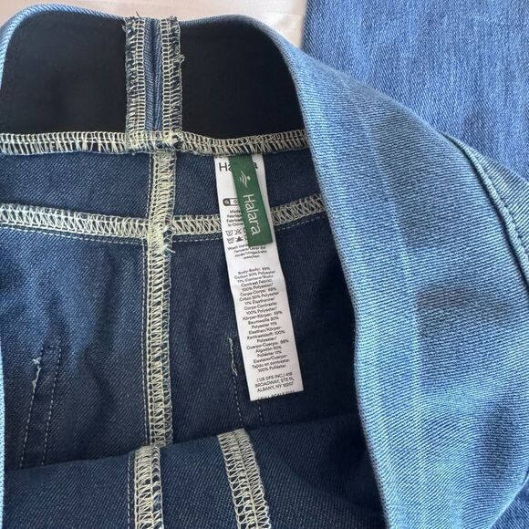 Halara Flex High Waisted Back Side Pocket
Stretchy Knit Denim Casual Leggings - Picture 4 of 6